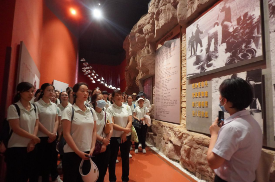 河南大学幼儿园党史教育培训班赴红旗渠学习